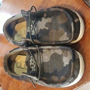Hey Dude boys shoes - size Y3